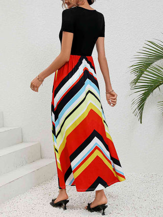 Shop Round Neck Short Sleeve Maxi Dress Now On Klozey Store - Trendy U.S. Premium Women Apparel & Accessories And Be Up-To-Fashion!