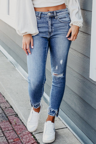 Shop Raw Hem Distressed Jeans with Pockets Now On Klozey Store - Trendy U.S. Premium Women Apparel & Accessories And Be Up-To-Fashion!