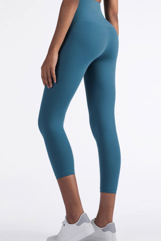 Shop Feel Like Skin Elastic Waistband Cropped Yoga Leggings Now On Klozey Store - U.S. Fashion And Be Up-To-Fashion!