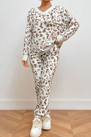 Shop Leopard V-Neck Top and Pants Lounge Set Now On Klozey Store - U.S. Fashion And Be Up-To-Fashion!