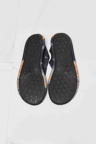 Shop MMshoes On The Shore Water Shoes in Black/Orange Now On Klozey Store - Trendy U.S. Premium Women Apparel & Accessories And Be Up-To-Fashion!