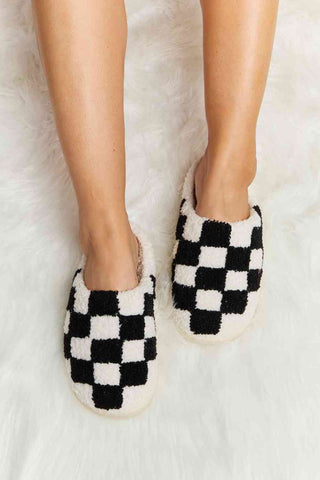 Shop Melody Checkered Print Plush Slide Slippers Now On Klozey Store - Trendy U.S. Premium Women Apparel & Accessories And Be Up-To-Fashion!