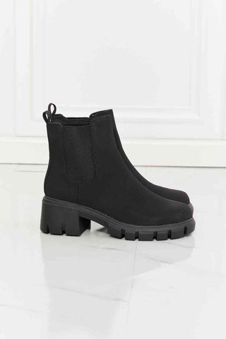 Shop MMShoes Work For It Matte Lug Sole Chelsea Boots in Black Now On Klozey Store - Trendy U.S. Premium Women Apparel & Accessories And Be Up-To-Fashion!