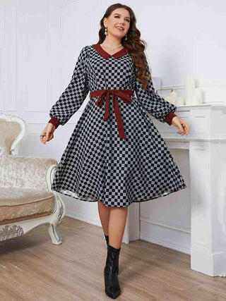 Shop Plus Size Plaid V-Neck Long Sleeve Dress Now On Klozey Store - Trendy U.S. Premium Women Apparel & Accessories And Be Up-To-Fashion!