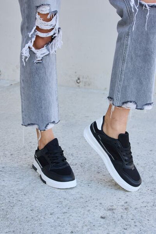 Shop Forever Link Lace-Up Round Toe Flat Sneakers Now On Klozey Store - Trendy U.S. Premium Women Apparel & Accessories And Be Up-To-Fashion!