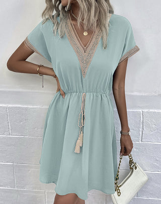 Shop Contrast V-Neck Tassel Tie Dress Now On Klozey Store - Trendy U.S. Premium Women Apparel & Accessories And Be Up-To-Fashion!