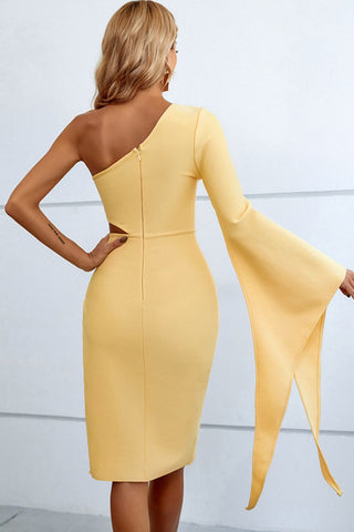 Shop Cutout Split Flare Sleeve One-Shoulder Dress Now On Klozey Store - Trendy U.S. Premium Women Apparel & Accessories And Be Up-To-Fashion!