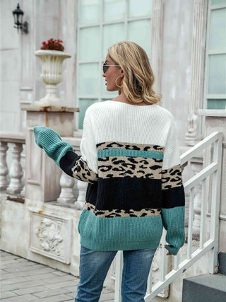 Shop Leopard Color Block V-Neck Sweater Now On Klozey Store - Trendy U.S. Premium Women Apparel & Accessories And Be Up-To-Fashion!