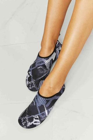 Shop MMshoes On The Shore Water Shoes in Black Pattern Now On Klozey Store - Trendy U.S. Premium Women Apparel & Accessories And Be Up-To-Fashion!