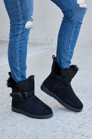 Shop Forever Link Plush Thermal Flat Boots Now On Klozey Store - Trendy U.S. Premium Women Apparel & Accessories And Be Up-To-Fashion!