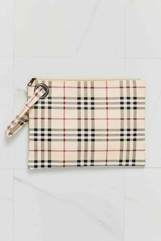 Shop Carry Your Love Plaid Wristlet Now On Klozey Store - Trendy U.S. Premium Women Apparel & Accessories And Be Up-To-Fashion!