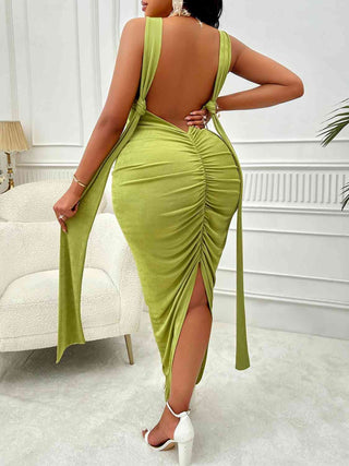 Shop Plus Size Backless Ruched Dress Now On Klozey Store - U.S. Fashion And Be Up-To-Fashion!