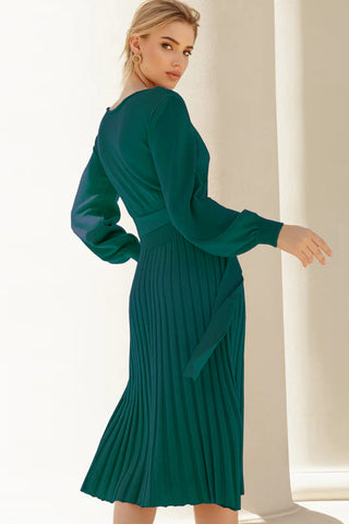 Shop Round Neck Long Sleeve Pleated Sweater Dress Now On Klozey Store - U.S. Fashion And Be Up-To-Fashion!