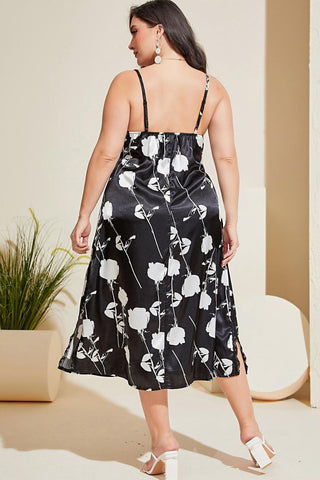 Shop Plus Size Floral Lace Trim Side Slit Night Dress Now On Klozey Store - Trendy U.S. Premium Women Apparel & Accessories And Be Up-To-Fashion!
