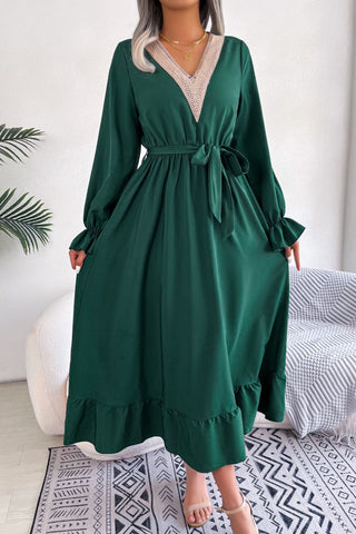 Shop Contrast Belted Flounce Sleeve Dress Now On Klozey Store - Trendy U.S. Premium Women Apparel & Accessories And Be Up-To-Fashion!