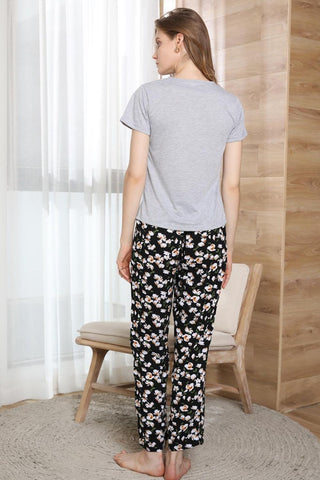 Shop Round Neck T-Shirt and Floral Pants Lounge Set Now On Klozey Store - Trendy U.S. Premium Women Apparel & Accessories And Be Up-To-Fashion!