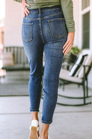 Shop Slim Cropped Jeans with Pockets Now On Klozey Store - Trendy U.S. Premium Women Apparel & Accessories And Be Up-To-Fashion!