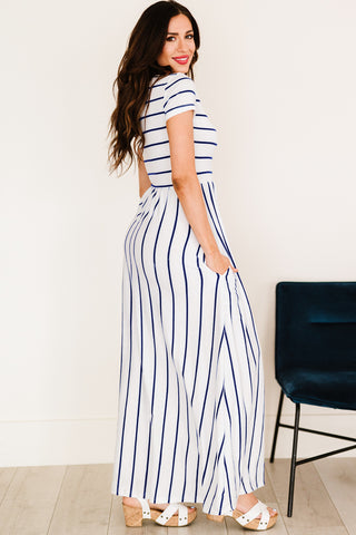 Shop Striped Short Sleeve Crewneck Maxi Dress Now On Klozey Store - Trnedy U.S. Premium Women Apparel & Accessories And Be Up-To-Fashion!